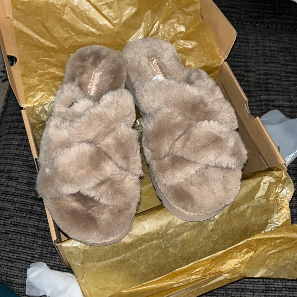 Koolaburra by UGG slippers